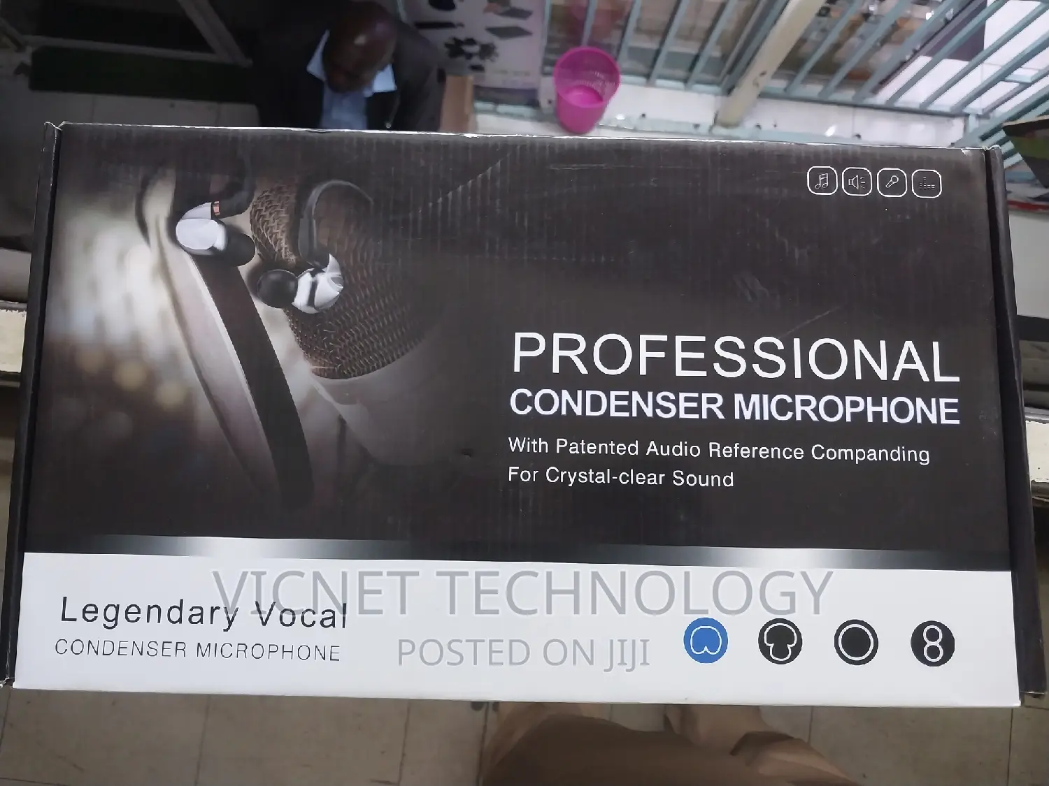 V8S Sound Card With Condenser Microphone for Podcast