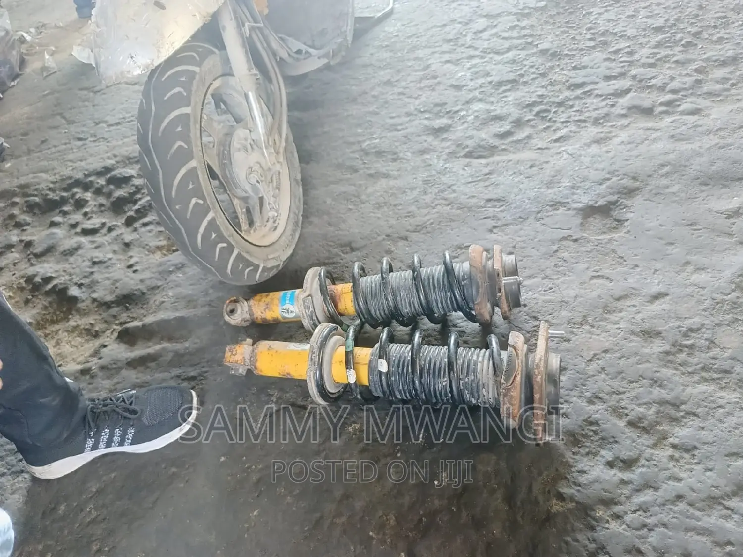 Subaru Impreza Hatchback Rear Shock Blistain