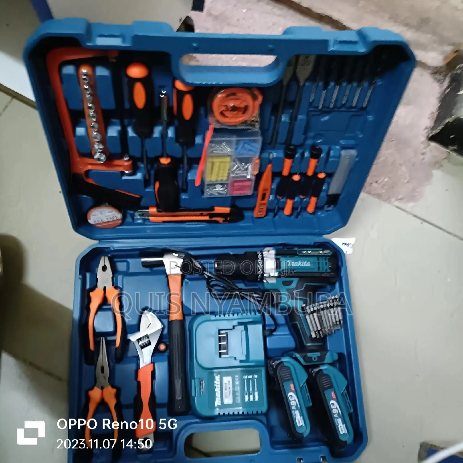 Makita Cordless Drill/Rechargeable Drill Set