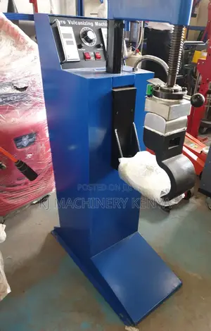 Tyre -Vulcanizer Machine