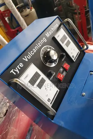 Tyre -Vulcanizer Machine
