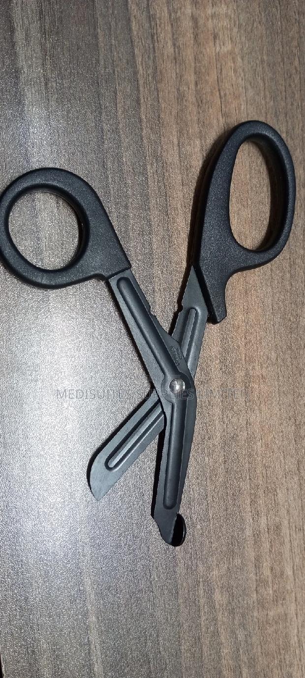 Trauma Shears Scissors."
