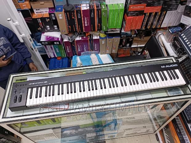 M-Audio Keystation 88 MK3 88-Key Keyboard Controller - thumbnail 2