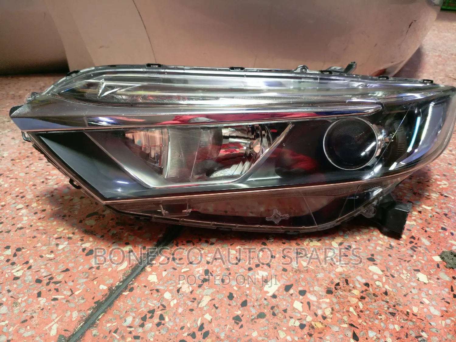 Honda Fit Shuttle Hybrid (2014-2018) Nonxenon Headlight