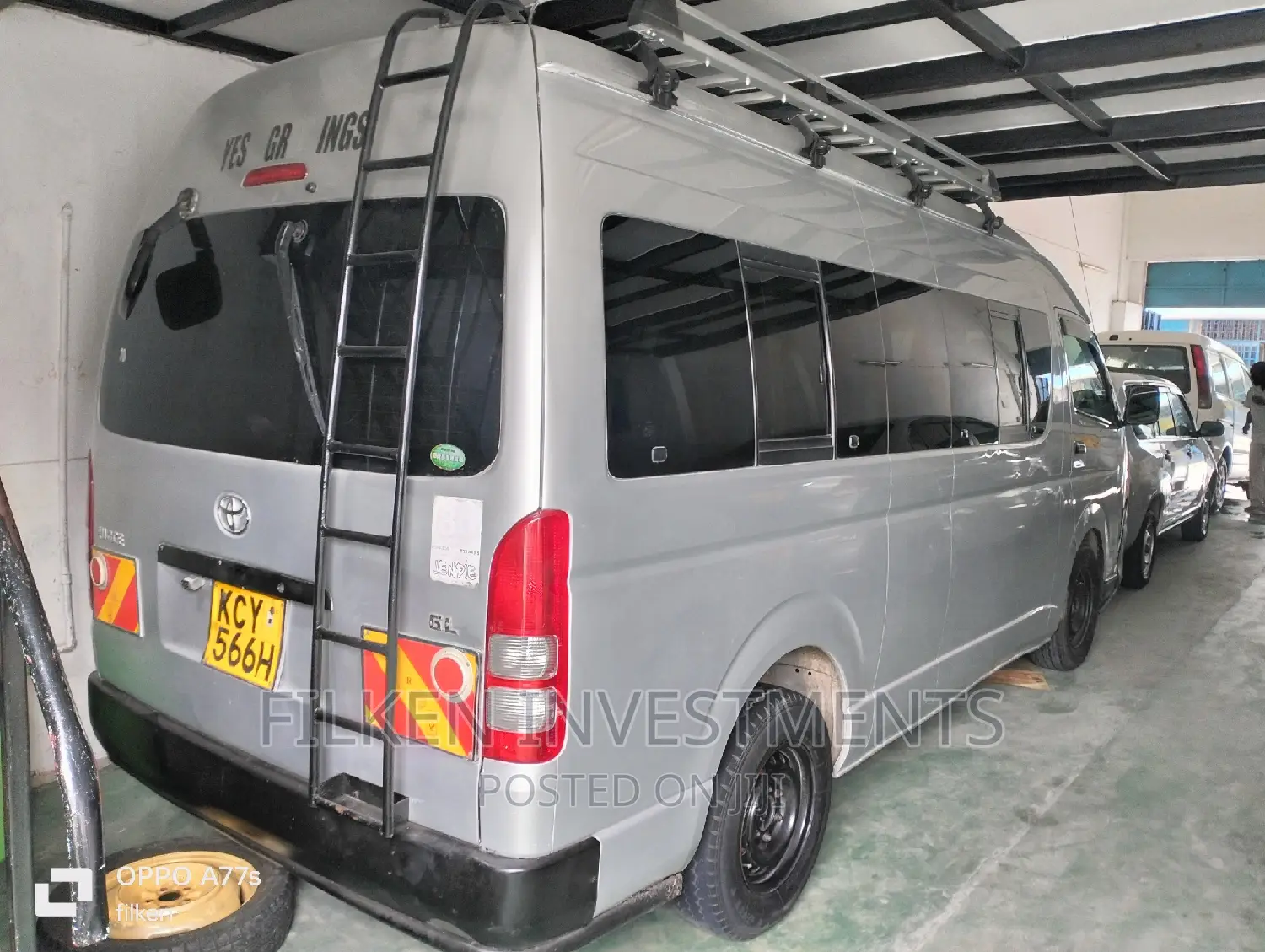 Toyota HiAce 2013 Silver