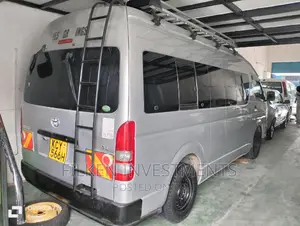 Toyota HiAce 2013 Silver