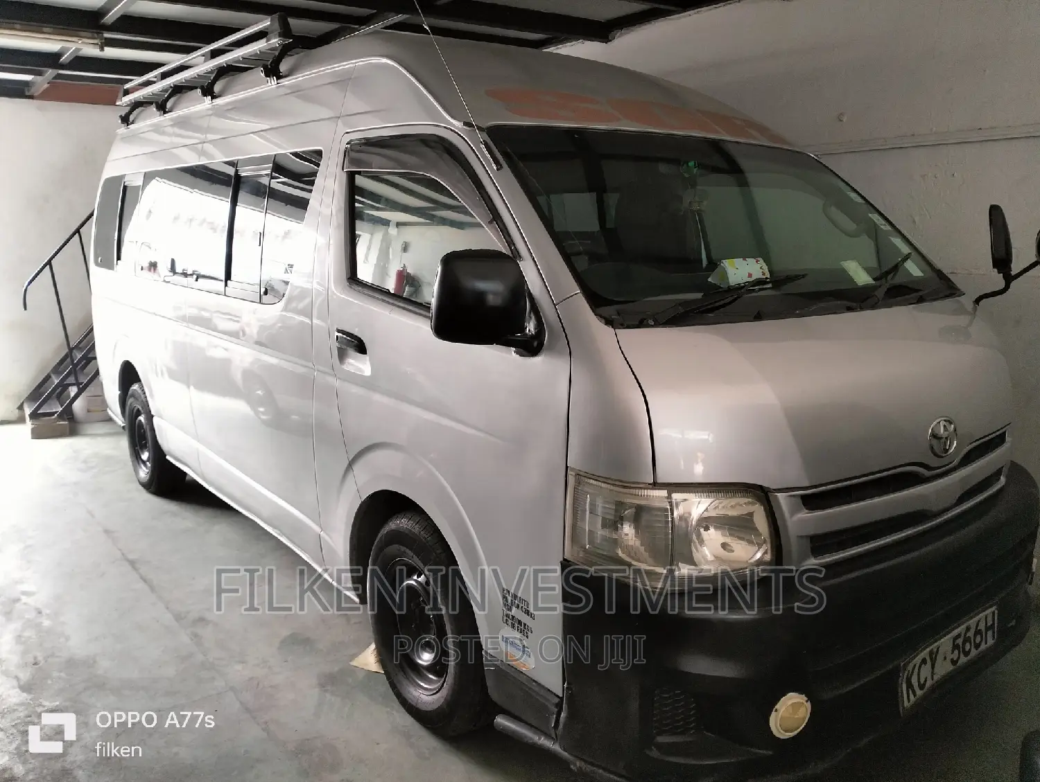 Toyota HiAce 2013 Silver