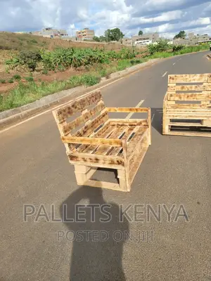 7 Seater Pallet Sofa. (#013)