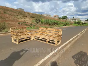 7 Seater Pallet Sofa. (#045)