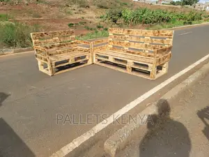 7 Seater Pallet Sofa. (#TE098)