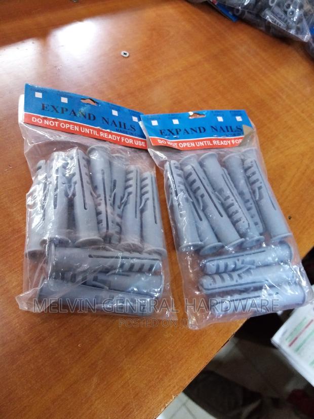 Expandable Wallplugs 14mm. - main view