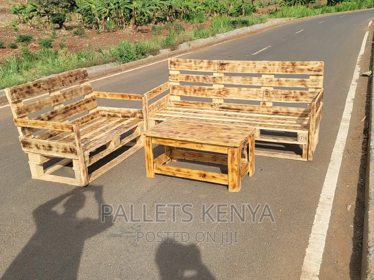 7 Seater Pallet Sofa Together With a Coffee Table- (#09)