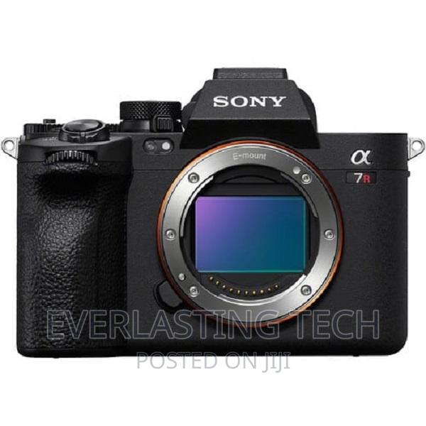 Sony A7r v Body - main view