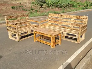 7 Seater Pallet Sofa Togetherwith Coffeetable. (#BH01)