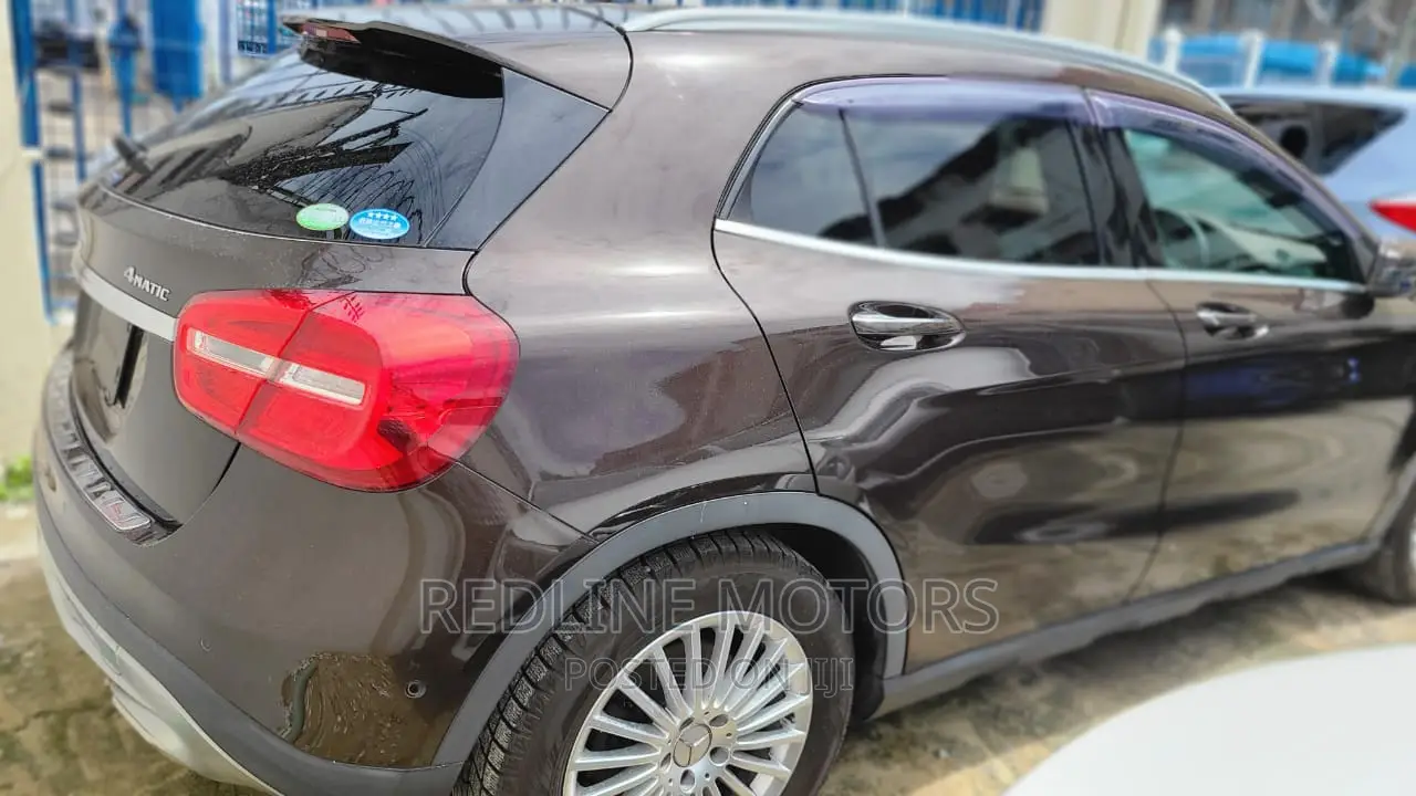 Mercedes-Benz GLA 250 2016 Black
