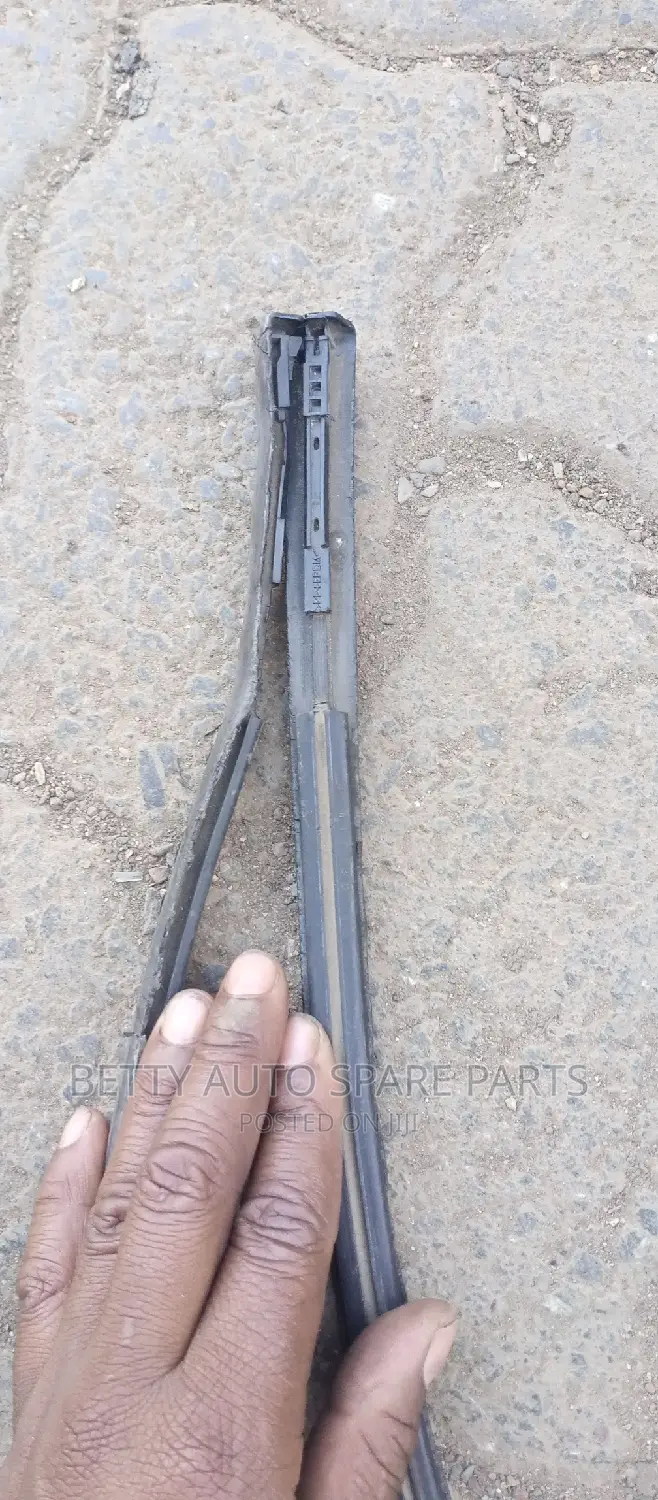 Toyota IST Roof Moulding
