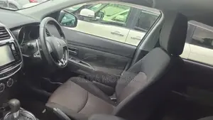 Mitsubishi RVR 2017 Silver