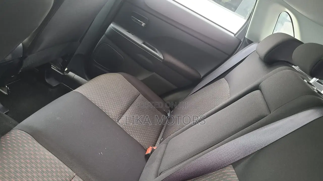 Mitsubishi RVR 2017 Silver