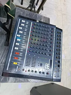 Yamaha 8 Channels YA802 USB Powered Mixer