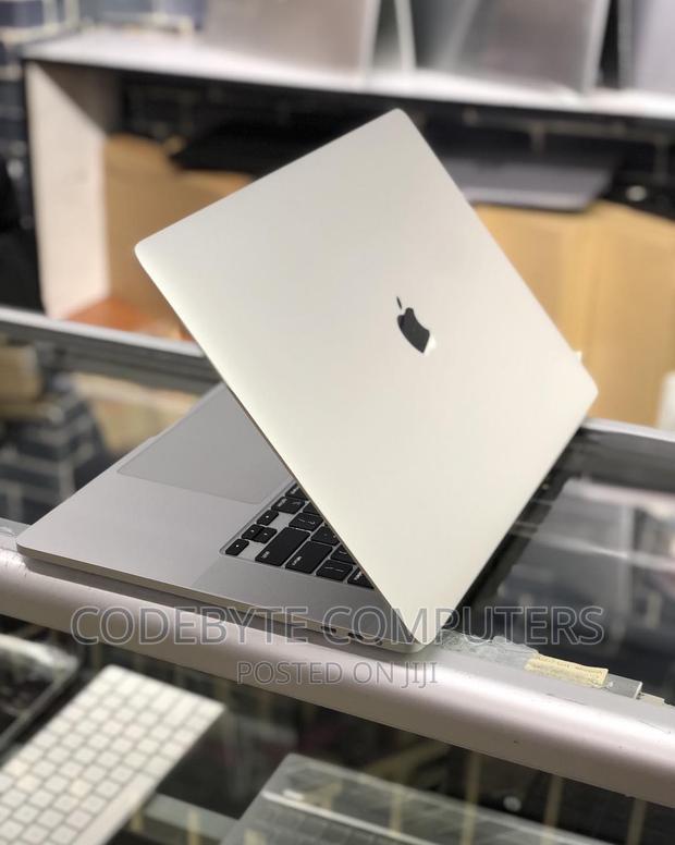 Laptop Apple MacBook Pro 2017 16GB Intel Core I7 SSD 500GB