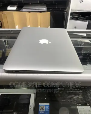 Laptop Apple MacBook Pro 2017 16GB Intel Core I7 SSD 500GB