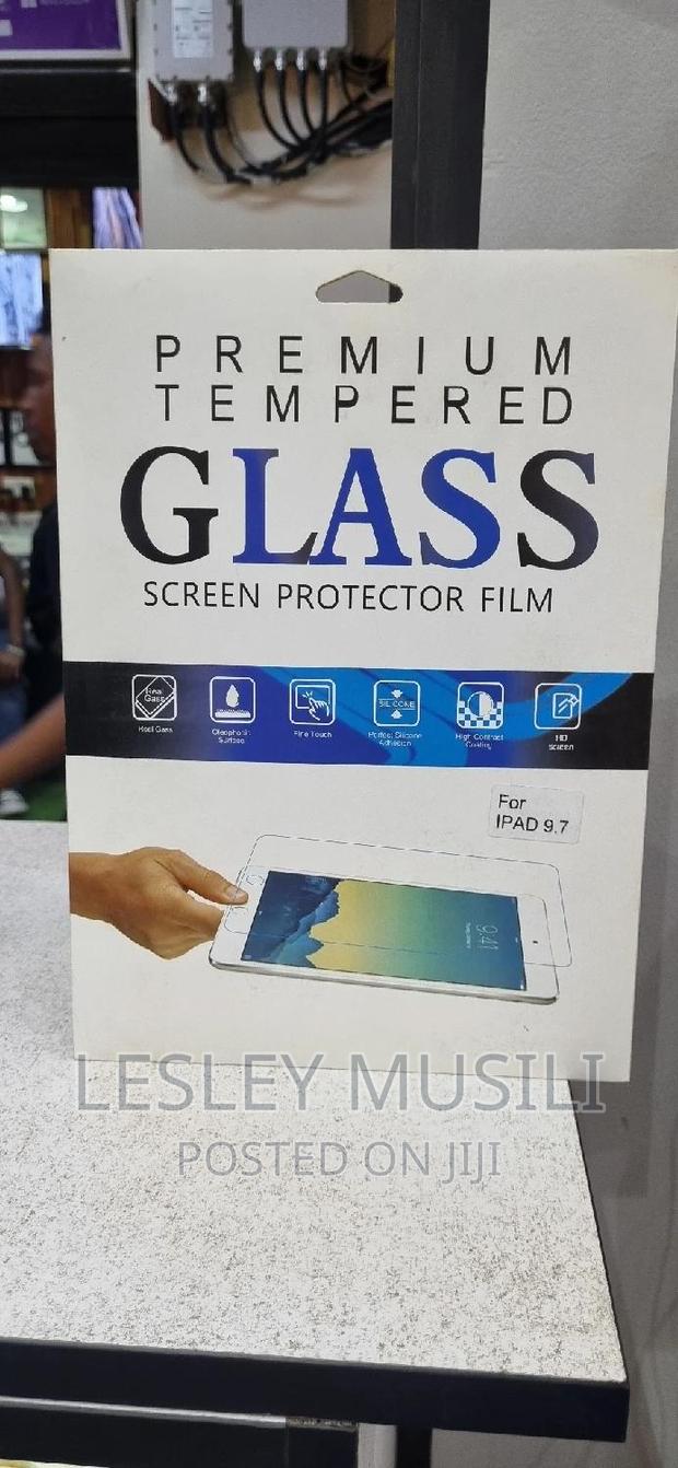 iPad 9.7 Screen Protector 6th Generation - thumbnail 2