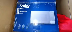 BMO383 UK: Freestanding Microwave (750 W, 20 L)