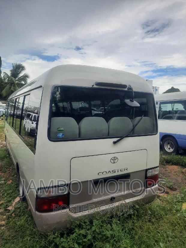 Toyota Coaster 2015 White - thumbnail 9
