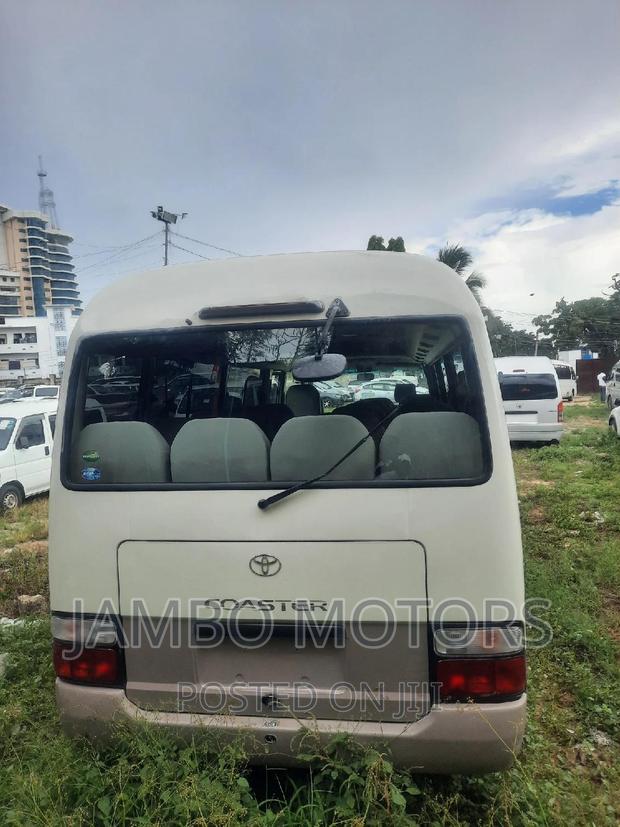 Toyota Coaster 2015 White - thumbnail 10