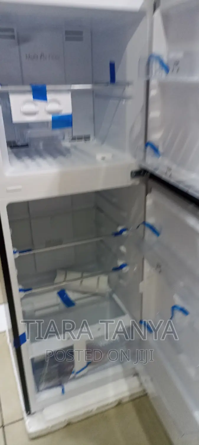 Von VART-26NMS Double Door Fridge 200L – Silver