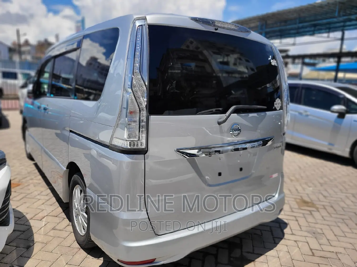 Nissan Serena 2016 Silver