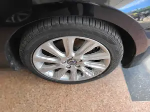 Volvo V40 2016 Black