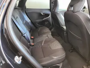 Volvo V40 2016 Black