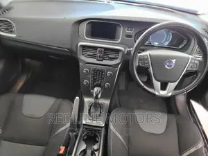 Volvo V40 2016 Black
