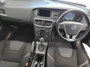 Volvo V40 2016 Black