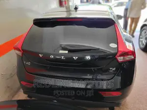 Volvo V40 2016 Black