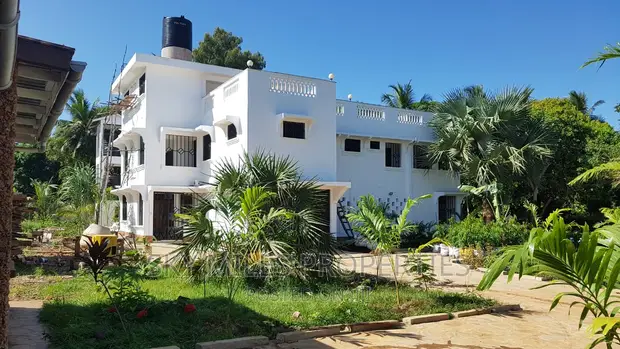 5bdrm Maisonette in Galu, Kinondo for sale