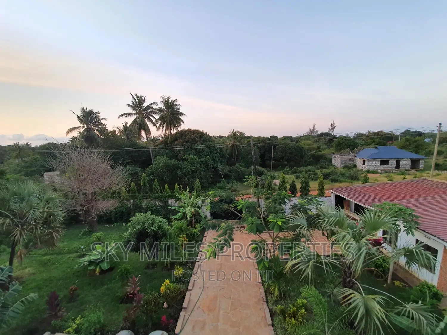 5bdrm Maisonette in Galu, Kinondo for sale