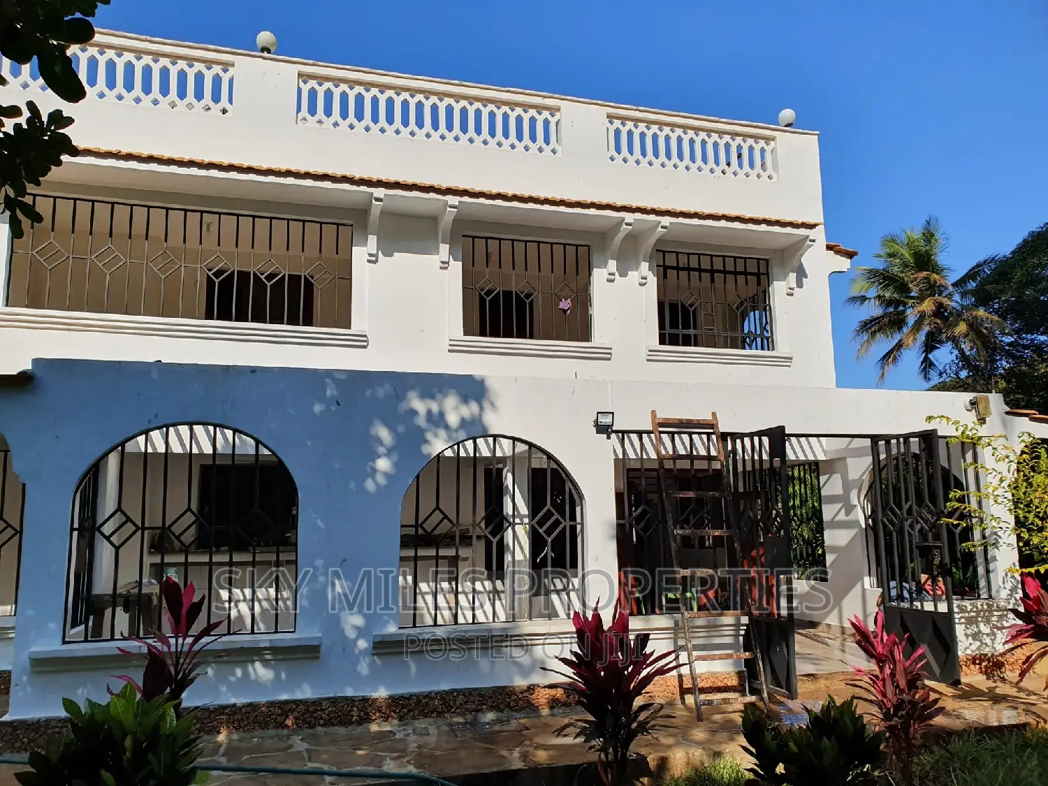5bdrm Maisonette in Galu, Kinondo for sale