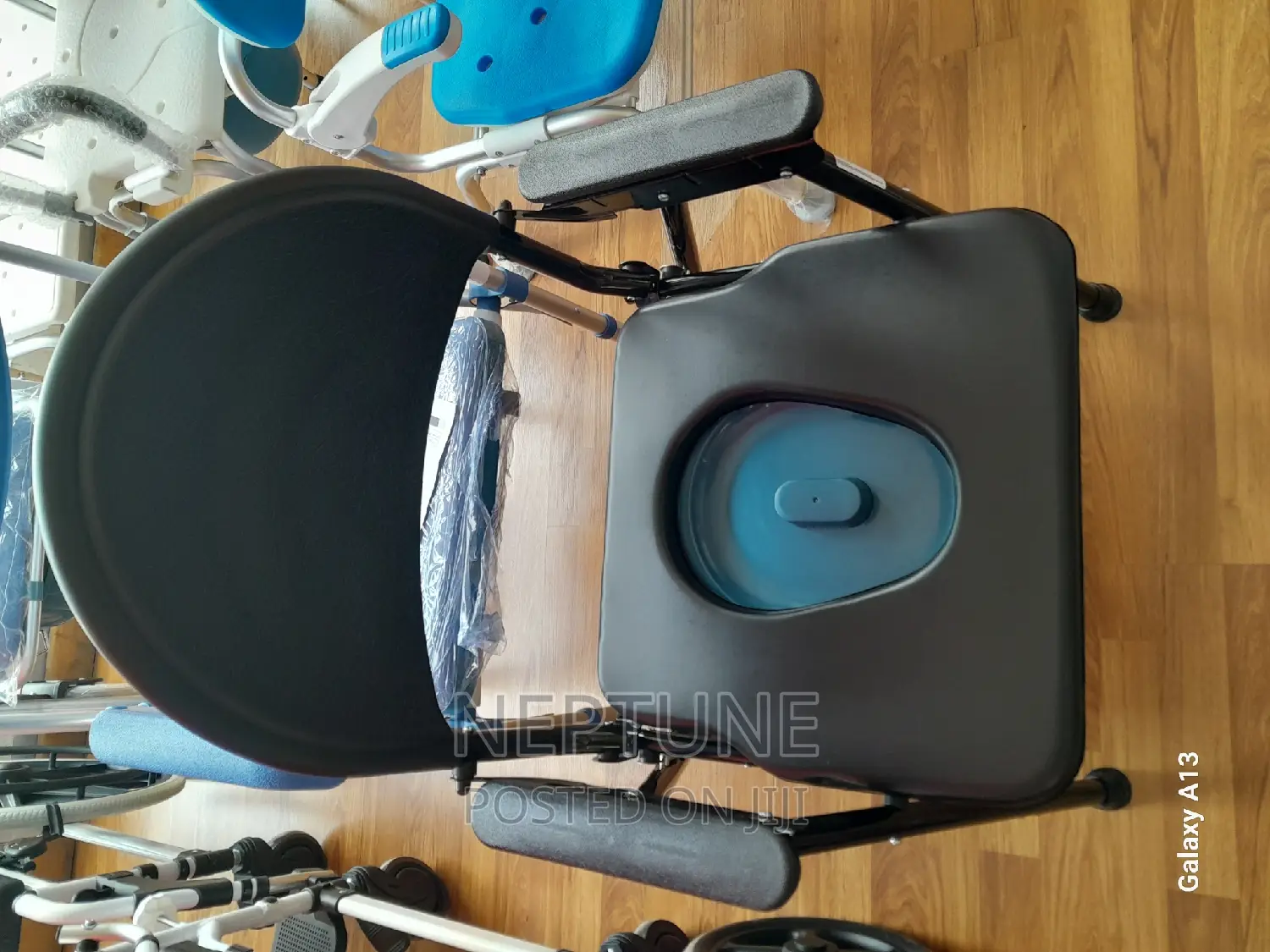 Commode Foldable