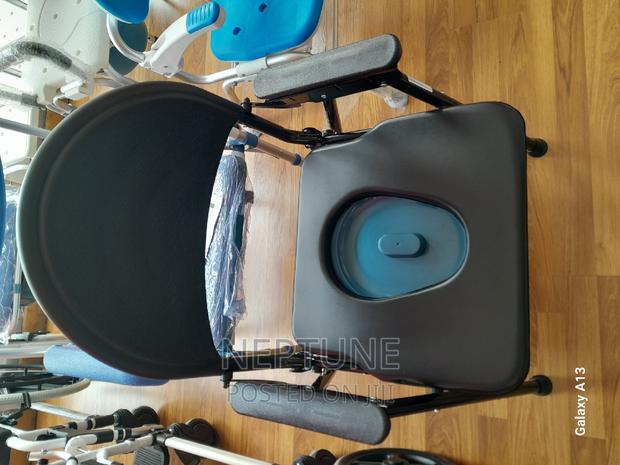 Commode Foldable - main view