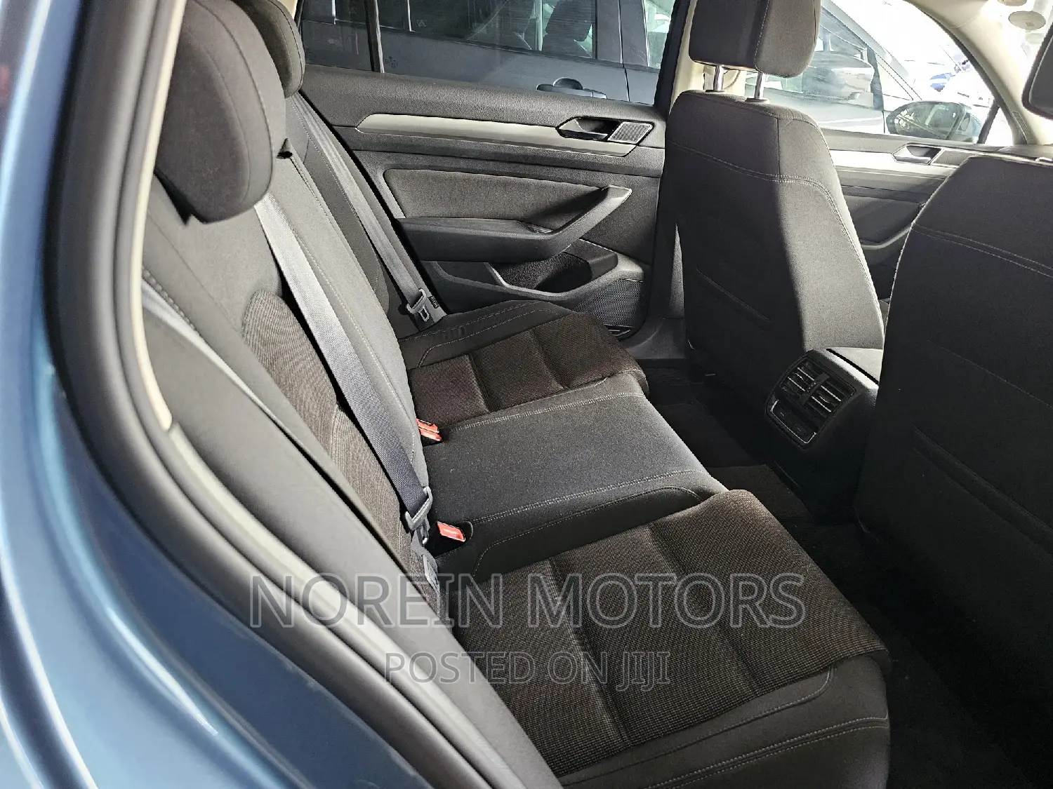 Volkswagen Passat 2016 Blue