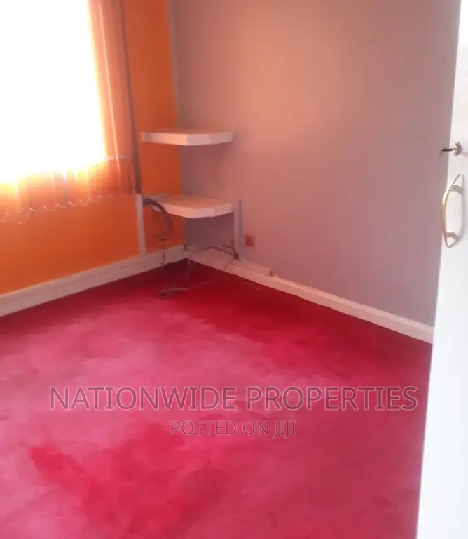 3 Bedroom Maisonette Office to Let