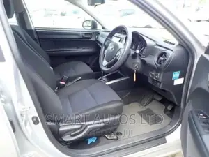 Toyota Corolla Fielder 2018 Silver