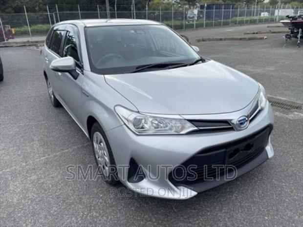 Toyota Corolla Fielder 2018 Silver - thumbnail 5