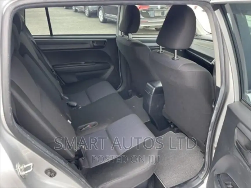 Toyota Corolla Fielder 2018 Silver