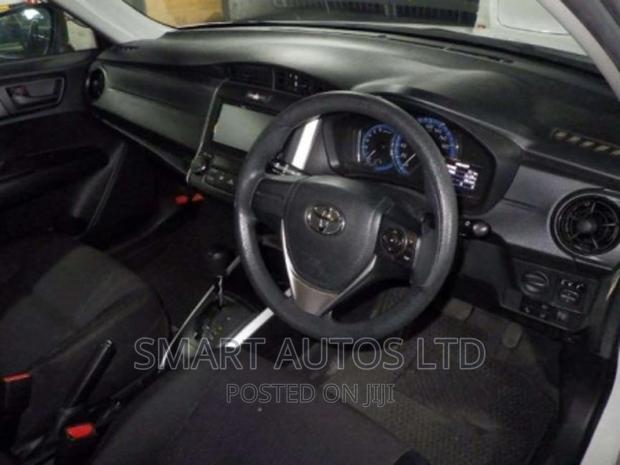 Toyota Corolla Fielder 2018 White - thumbnail 3