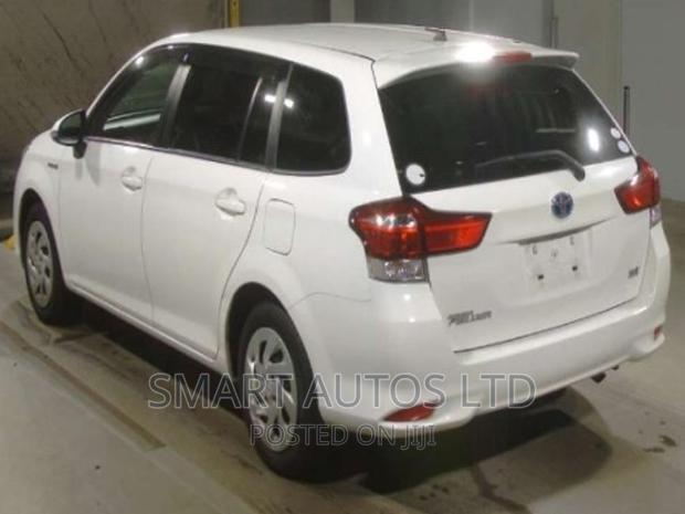 Toyota Corolla Fielder 2018 White - thumbnail 6