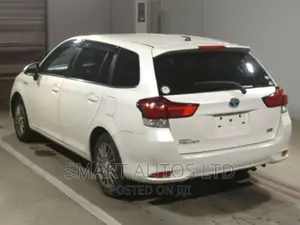 Toyota Corolla Fielder 2016 Silver
