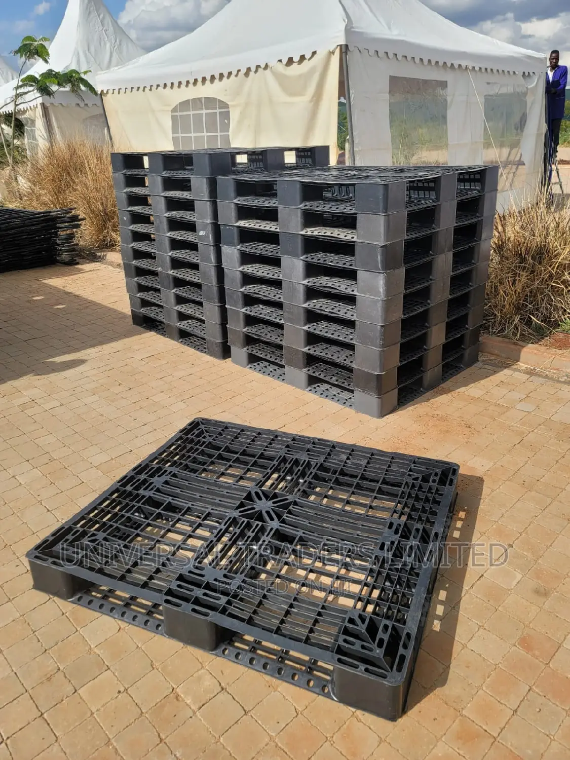 Plastic Pallets - Serrated Plastic Pallets